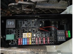 CAJA RELES / FUSIBLES 