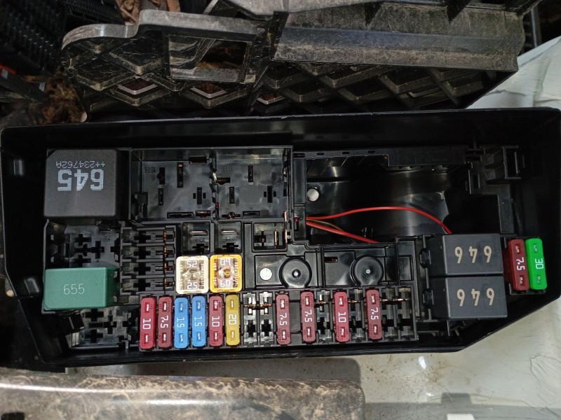 Recambio de caja reles / fusibles para skoda fabia iv (pj3) 1.0 tsi referencia OEM IAM   