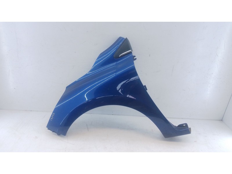 Recambio de aleta delantera izquierda para renault clio iv (bh_) 1.5 dci 90 referencia OEM IAM   E4-B3-5