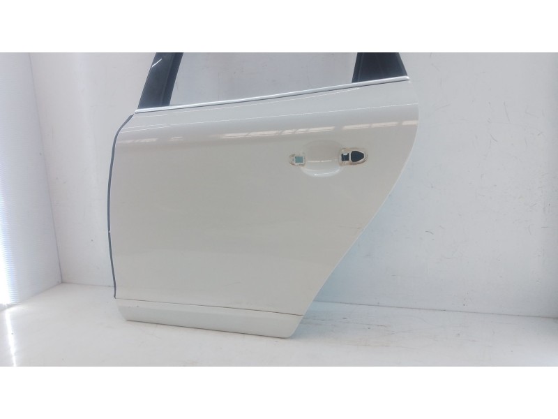 Recambio de puerta trasera izquierda para volvo xc60 r-design momentum referencia OEM IAM   