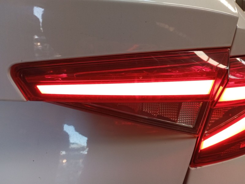 Recambio de piloto trasero derecho porton para skoda fabia iv (pj3) 1.0 tsi referencia OEM IAM   