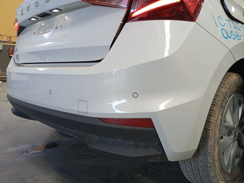Recambio de paragolpes trasero para skoda fabia iv (pj3) 1.0 tsi referencia OEM IAM   