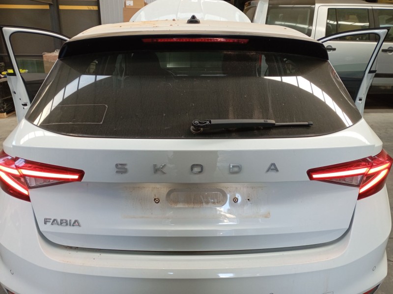 Recambio de porton trasero para skoda fabia iv (pj3) 1.0 tsi referencia OEM IAM   