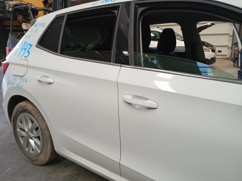 Recambio de puerta trasera derecha para skoda fabia iv (pj3) 1.0 tsi referencia OEM IAM   