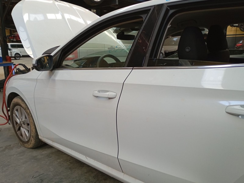 Recambio de puerta delantera izquierda para skoda fabia iv (pj3) 1.0 tsi referencia OEM IAM   
