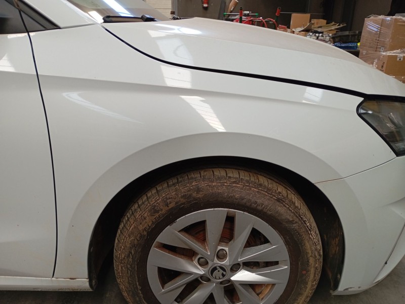 Recambio de aleta delantera derecha para skoda fabia iv (pj3) 1.0 tsi referencia OEM IAM   