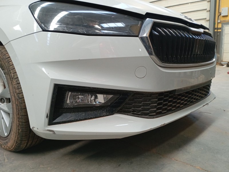 Recambio de paragolpes delantero para skoda fabia iv (pj3) 1.0 tsi referencia OEM IAM   