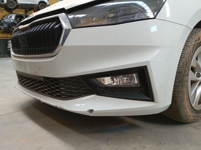 Recambio de paragolpes delantero para skoda fabia iv (pj3) 1.0 tsi referencia OEM IAM   