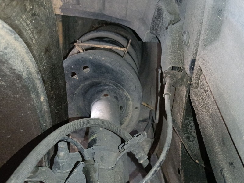 Recambio de amortiguador delantero derecho para nissan qashqai i (j10, nj10) 2.0 dci a las 4 ruedas referencia OEM IAM   