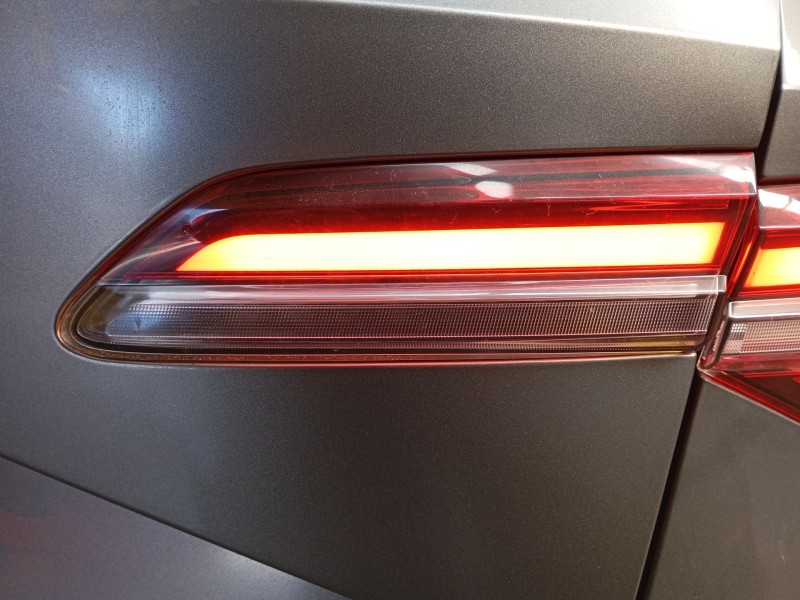 Recambio de piloto trasero derecho porton para skoda karoq (nu7, nd7) 1.5 tsi referencia OEM IAM   