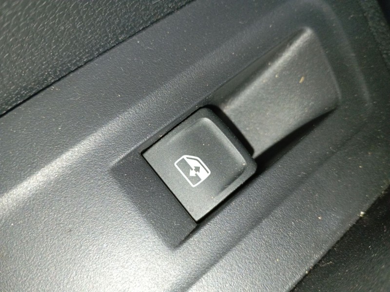 Recambio de mando elevalunas trasero izquierdo para skoda karoq (nu7, nd7) 1.5 tsi referencia OEM IAM   