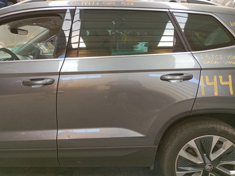 Recambio de puerta trasera izquierda para skoda karoq (nu7, nd7) 1.5 tsi referencia OEM IAM   