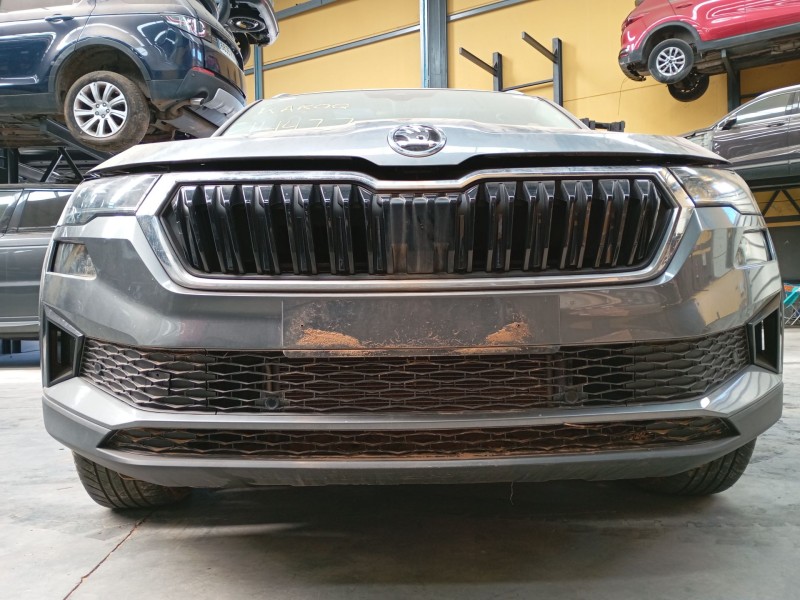 Recambio de paragolpes delantero para skoda karoq (nu7, nd7) 1.5 tsi referencia OEM IAM   