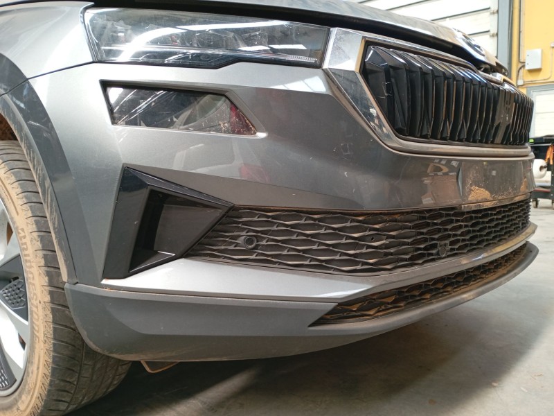 Recambio de paragolpes delantero para skoda karoq (nu7, nd7) 1.5 tsi referencia OEM IAM   