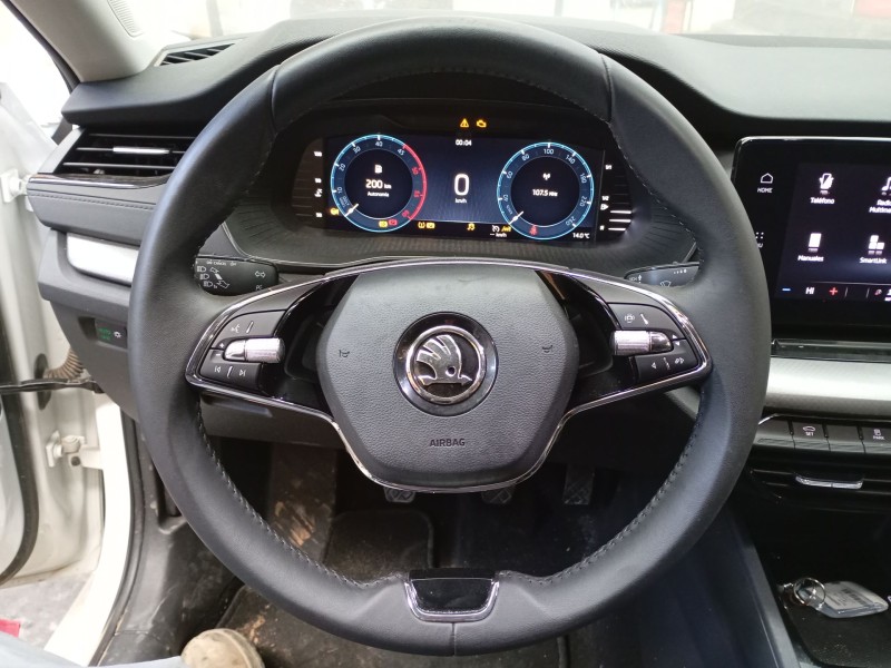 Recambio de volante para skoda octavia iv (nx3, nn3, pv3) 2.0 tdi referencia OEM IAM   