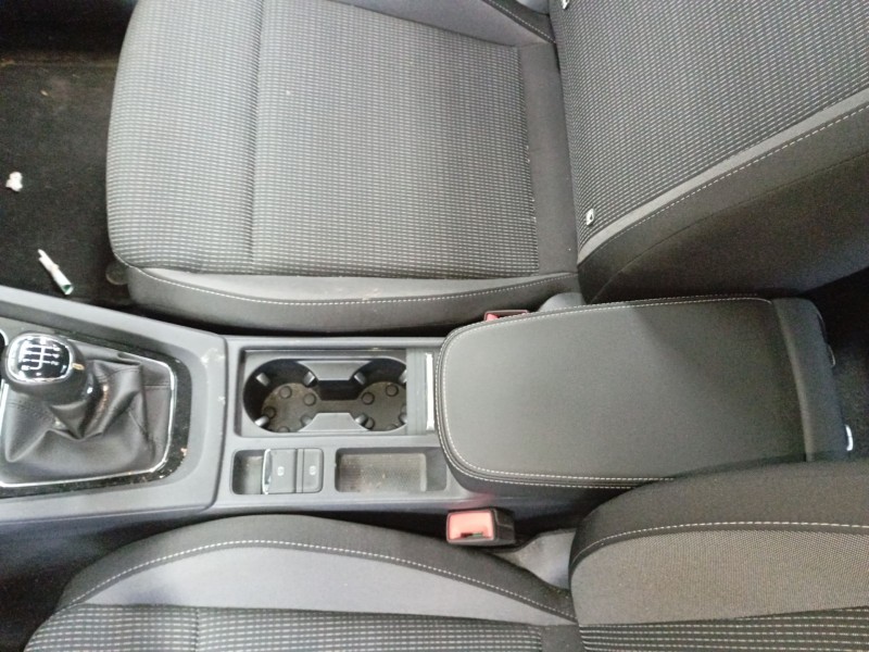 Recambio de consola central para skoda octavia iv (nx3, nn3, pv3) 2.0 tdi referencia OEM IAM   