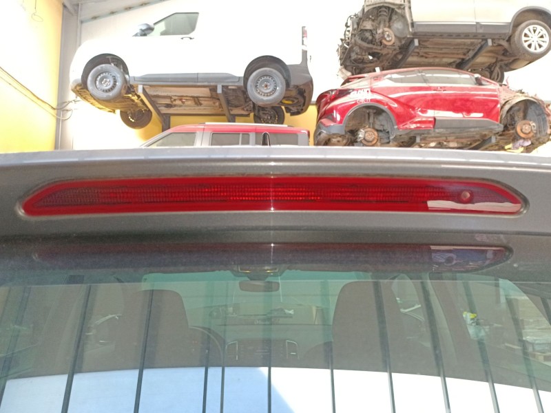 Recambio de luz central de freno para skoda karoq (nu7, nd7) 1.5 tsi referencia OEM IAM   