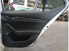 Recambio de guarnecido puerta trasera derecha para skoda octavia iv (nx3, nn3, pv3) 2.0 tdi referencia OEM IAM   