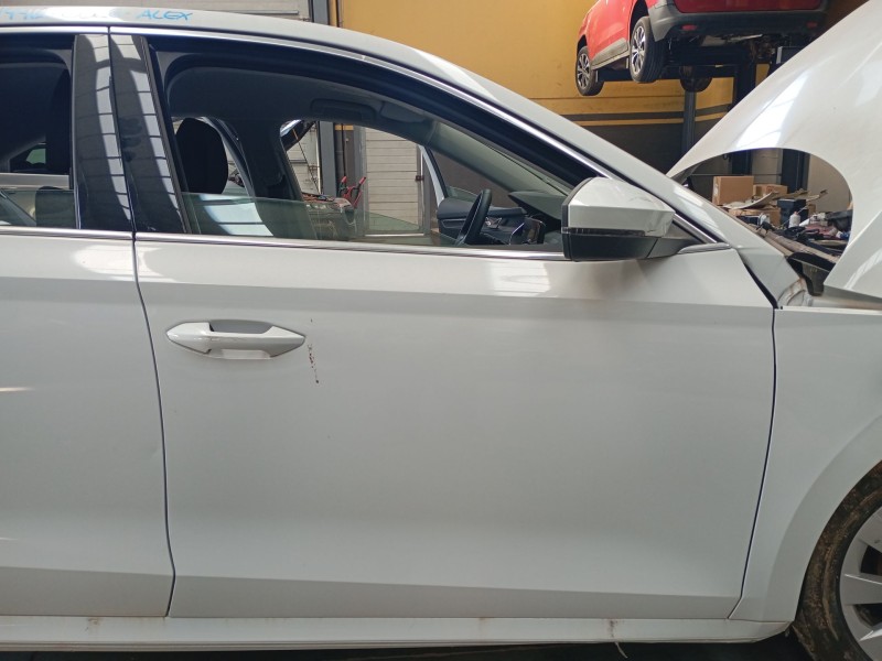 Recambio de puerta delantera derecha para skoda octavia iv (nx3, nn3, pv3) 2.0 tdi referencia OEM IAM   