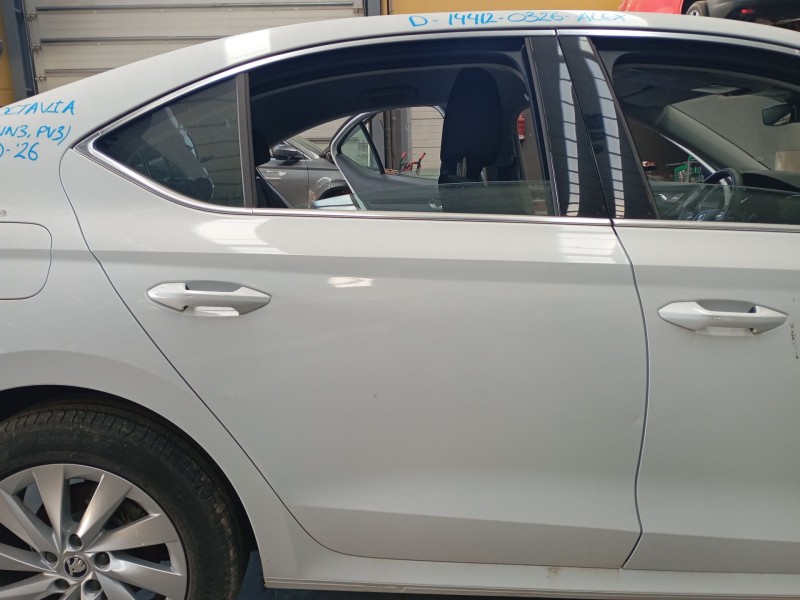 Recambio de puerta trasera derecha para skoda octavia iv (nx3, nn3, pv3) 2.0 tdi referencia OEM IAM   