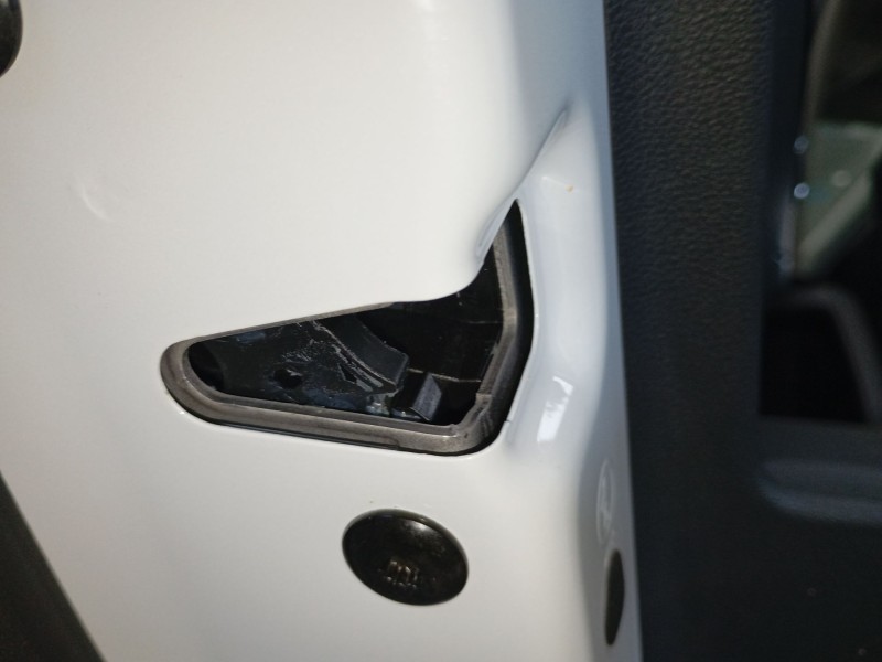 Recambio de cerradura puerta trasera izquierda para skoda octavia iv (nx3, nn3, pv3) 2.0 tdi referencia OEM IAM   