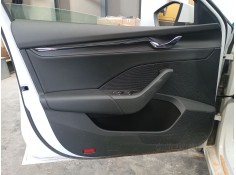 Recambio de guarnecido puerta delantera izquierda para skoda octavia iv (nx3, nn3, pv3) 2.0 tdi referencia OEM IAM   