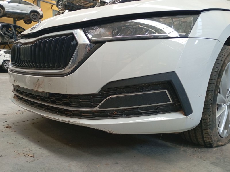 Recambio de paragolpes delantero para skoda octavia iv (nx3, nn3, pv3) 2.0 tdi referencia OEM IAM   