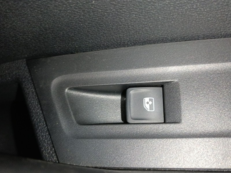 Recambio de mando elevalunas trasero derecho para skoda karoq (nu7, nd7) 1.5 tsi referencia OEM IAM   