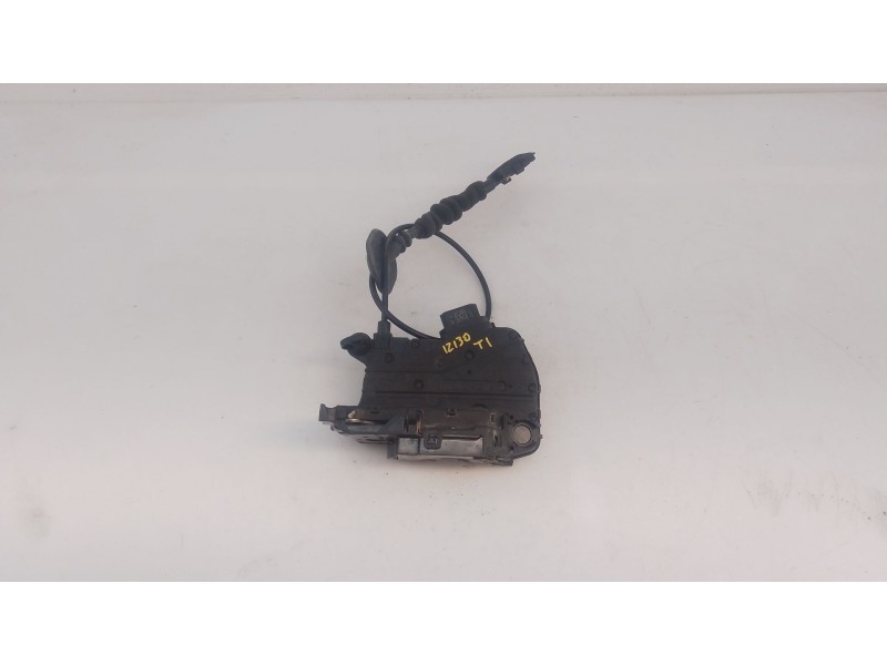 Recambio de cerradura puerta trasera izquierda para renault zoe bose referencia OEM IAM   