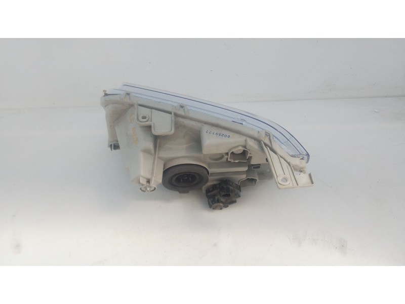 Recambio de faro derecho para suzuki grand vitara ii (jt, te, td) 1.9 ddis a las 4 ruedas (jt419, td44, jb419wd, jb419xd) refere