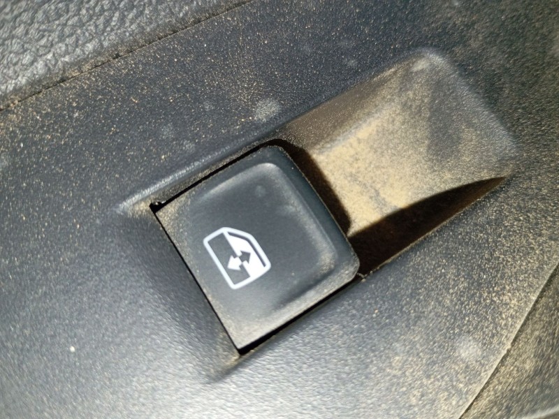 Recambio de mando elevalunas trasero izquierdo para volkswagen polo vi (aw1, bz1, ae1) 1.0 tsi referencia OEM IAM   