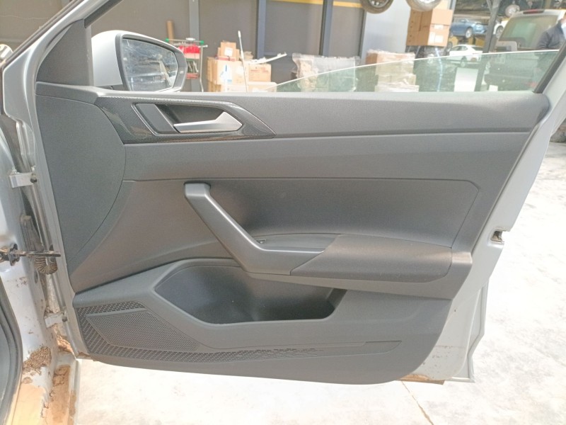 Recambio de guarnecido puerta delantera derecha para volkswagen polo vi (aw1, bz1, ae1) 1.0 tsi referencia OEM IAM   