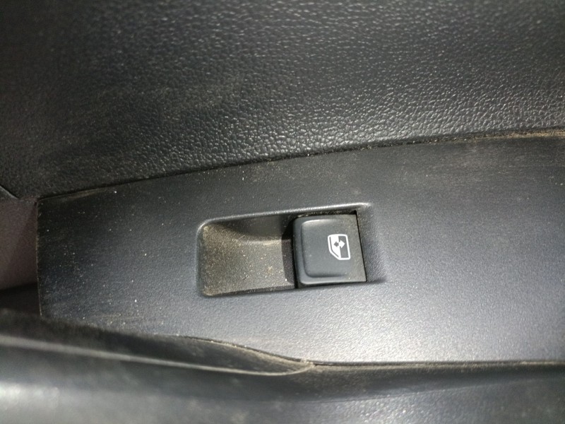 Recambio de mando elevalunas trasero derecho para volkswagen polo vi (aw1, bz1, ae1) 1.0 tsi referencia OEM IAM   