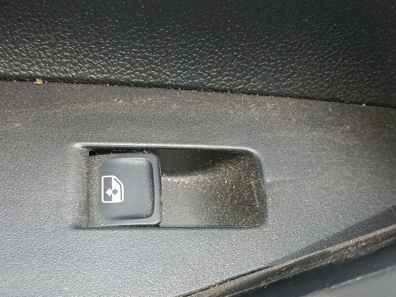 Recambio de mando elevalunas trasero izquierdo para volkswagen polo vi (aw1, bz1, ae1) 1.0 tsi referencia OEM IAM   