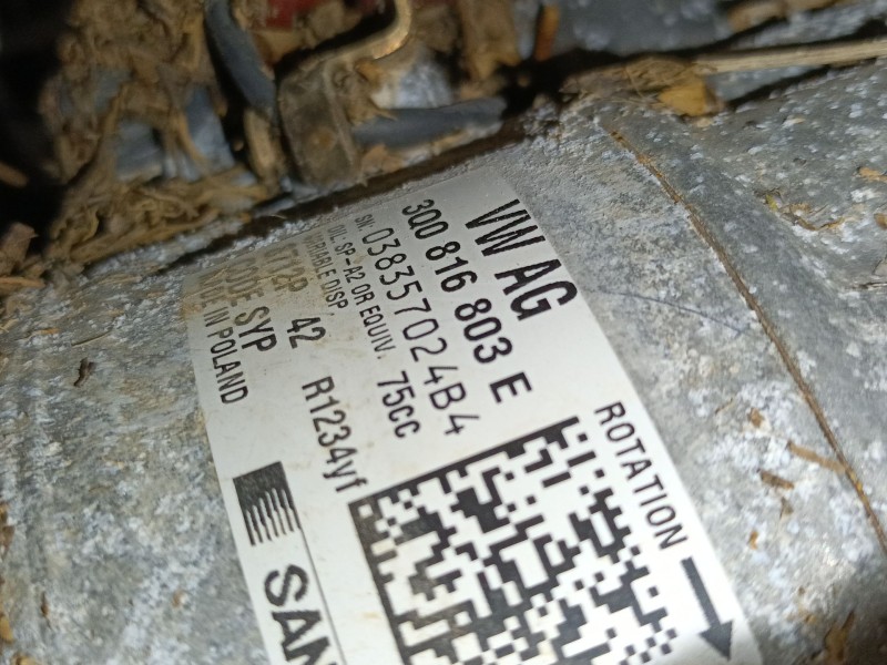 Recambio de compresor aire acondicionado para volkswagen polo vi (aw1, bz1, ae1) 1.0 tsi referencia OEM IAM 3Q0816803E  