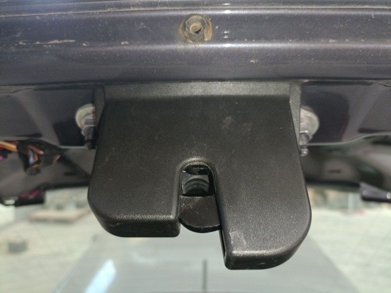 Recambio de cerradura maletero / porton para volkswagen polo vi (aw1, bz1, ae1) 1.0 tsi referencia OEM IAM   