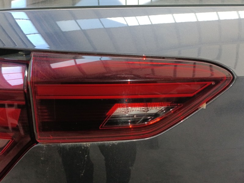 Recambio de piloto trasero izquierdo porton para volkswagen polo vi (aw1, bz1, ae1) 1.0 tsi referencia OEM IAM   