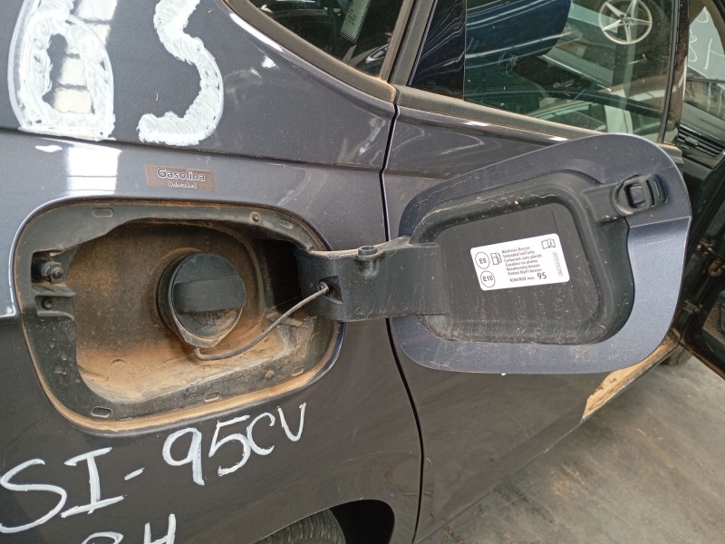 Recambio de tapa exterior combustible para volkswagen polo vi (aw1, bz1, ae1) 1.0 tsi referencia OEM IAM   