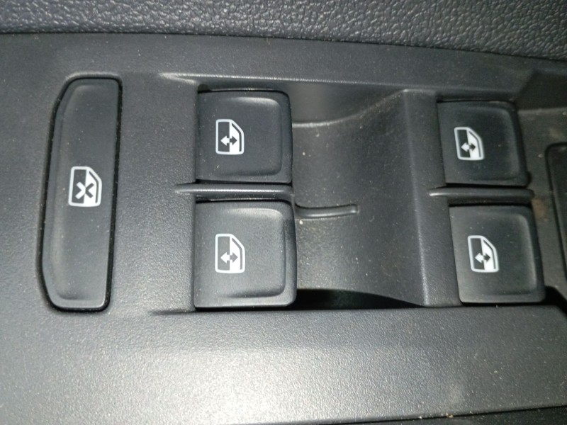 Recambio de mando elevalunas delantero izquierdo para volkswagen polo vi (aw1, bz1, ae1) 1.0 tsi referencia OEM IAM   