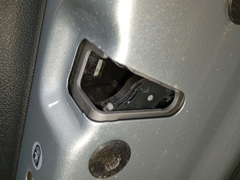 Recambio de cerradura puerta trasera derecha para volkswagen polo vi (aw1, bz1, ae1) 1.0 tsi referencia OEM IAM   