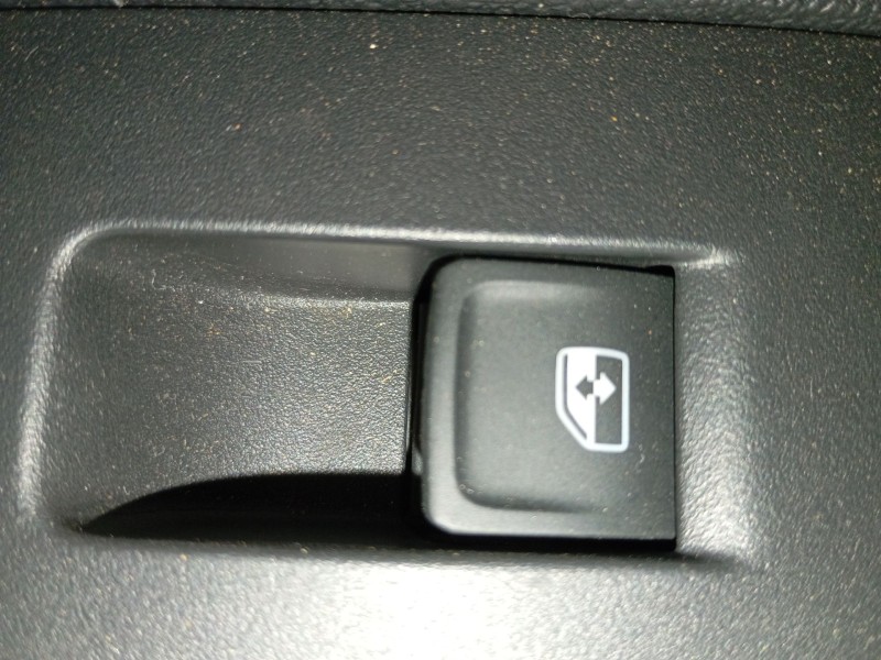 Recambio de mando elevalunas trasero derecho para volkswagen polo vi (aw1, bz1, ae1) 1.0 tsi referencia OEM IAM   