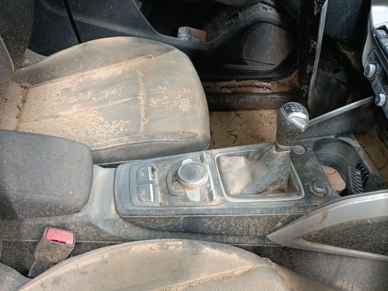 Recambio de consola central para audi q2 (gab, gag) 30 tdi referencia OEM IAM   