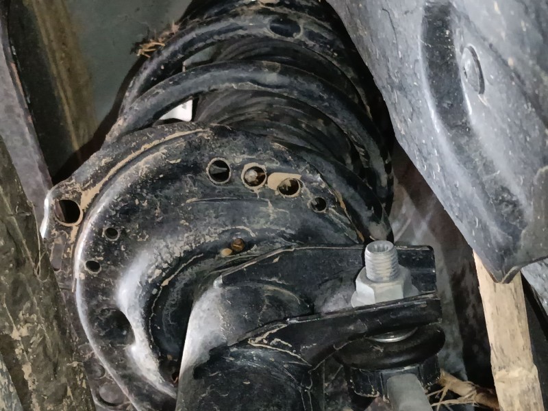 Recambio de amortiguador delantero derecho para audi q2 (gab, gag) 30 tdi referencia OEM IAM   