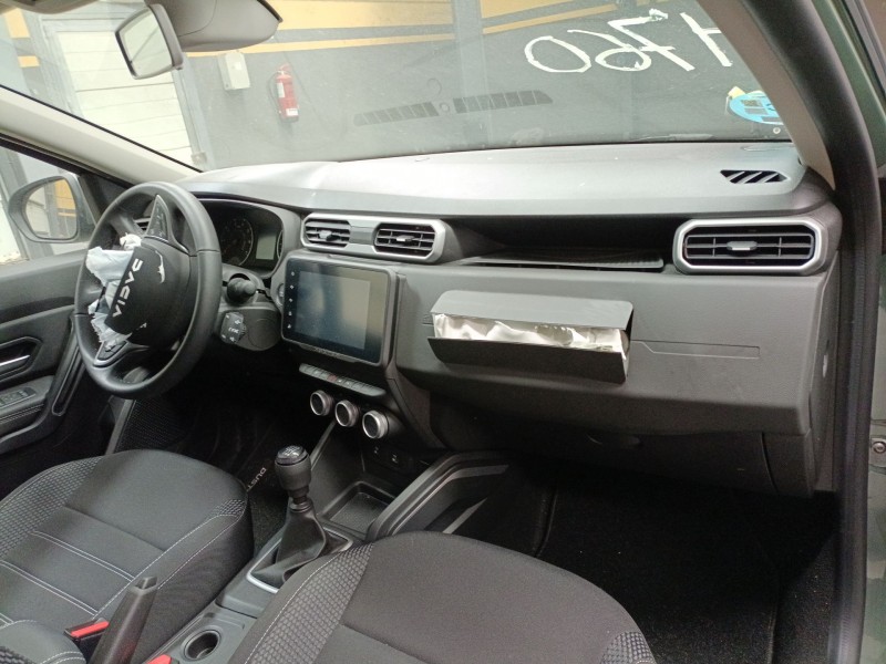 dacia duster (hm_) del año 2023