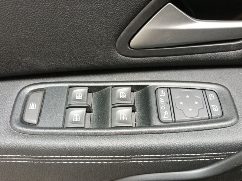 Recambio de mando elevalunas delantero izquierdo para dacia duster (hm_) 1.3 tce 130 (hmmf) referencia OEM IAM   