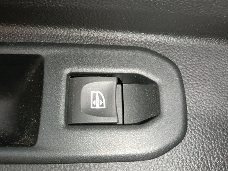 Recambio de mando elevalunas trasero izquierdo para dacia duster (hm_) 1.3 tce 130 (hmmf) referencia OEM IAM   