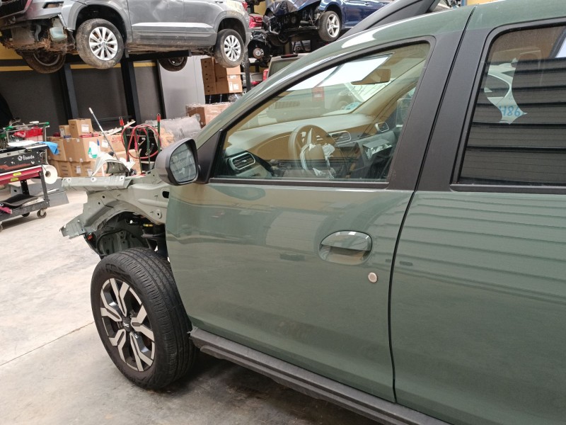 Recambio de puerta delantera izquierda para dacia duster (hm_) 1.3 tce 130 (hmmf) referencia OEM IAM   
