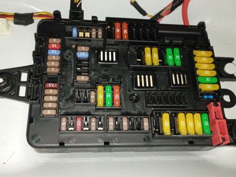 Recambio de caja reles / fusibles para bmw 3 (f30, f80) 318 d referencia OEM IAM   