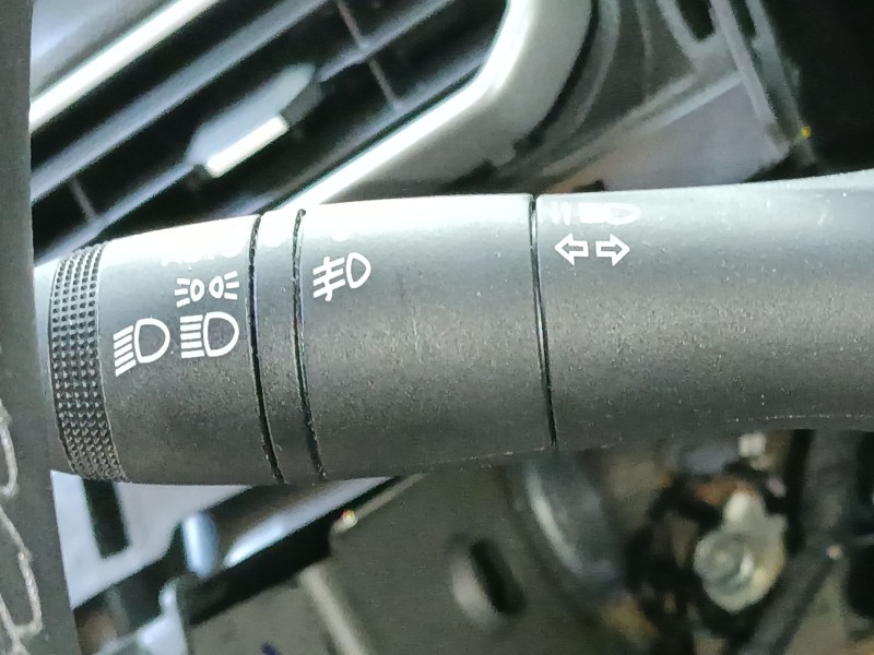 Recambio de mando intermitentes para dacia duster (hm_) 1.3 tce 130 (hmmf) referencia OEM IAM   