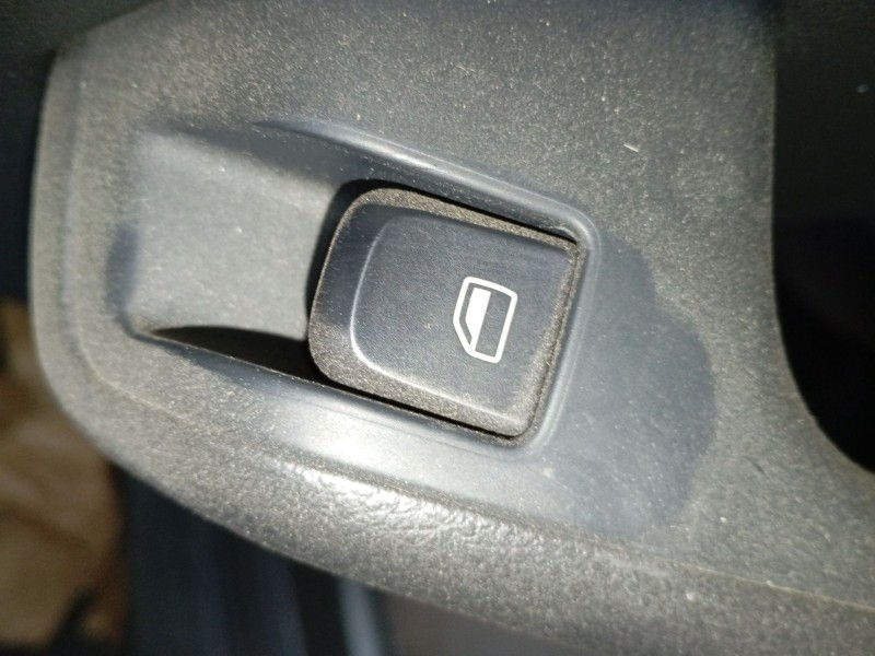 Recambio de mando elevalunas trasero derecho para audi q5 (8rb) 2.0 tdi referencia OEM IAM   